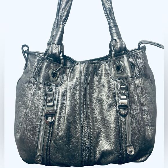 B. Makowsky Silver Shoulder Bag with Metallic Sheen - Picture 1 of 9